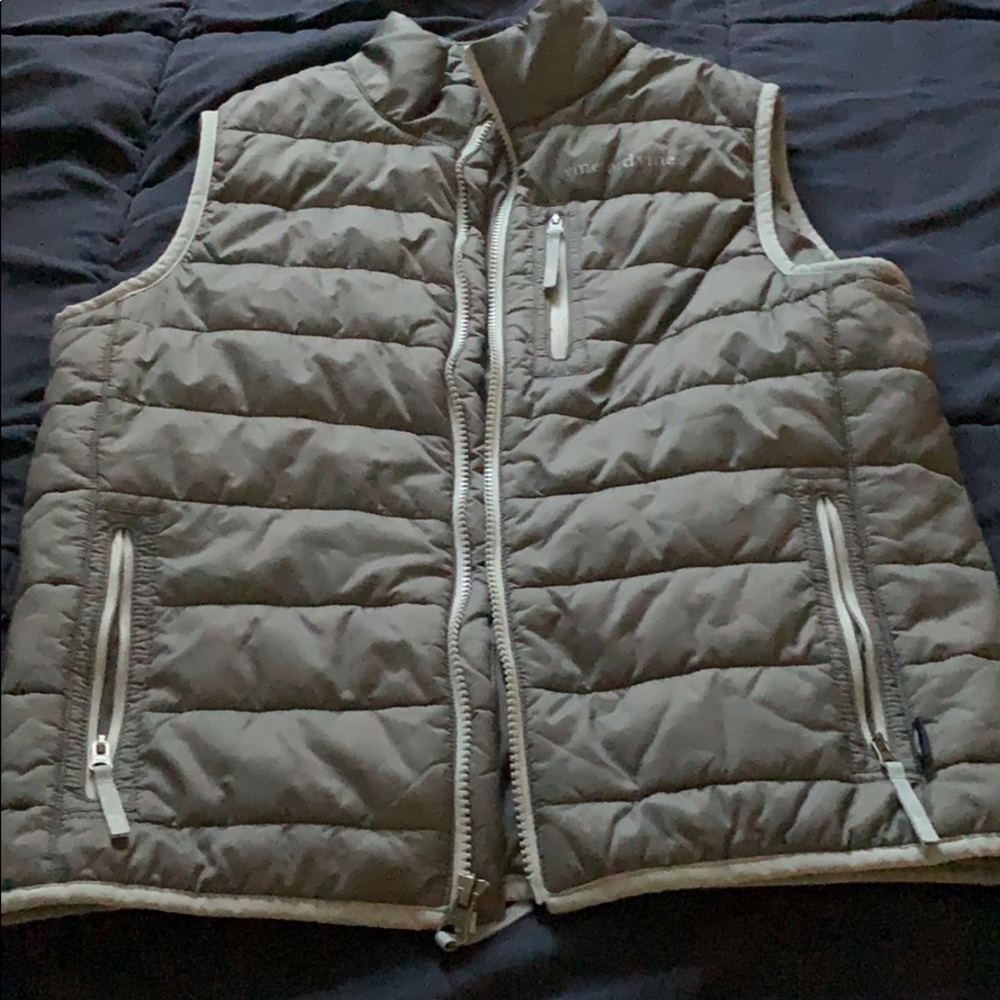 Boy vest m vineyard vines